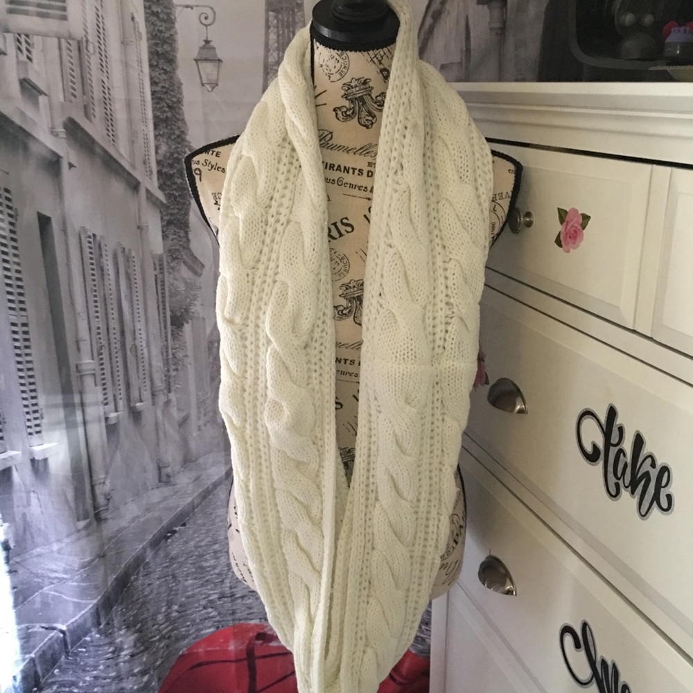 Ivory Cable Knit Infinity Scarf - Picture 3 of 7